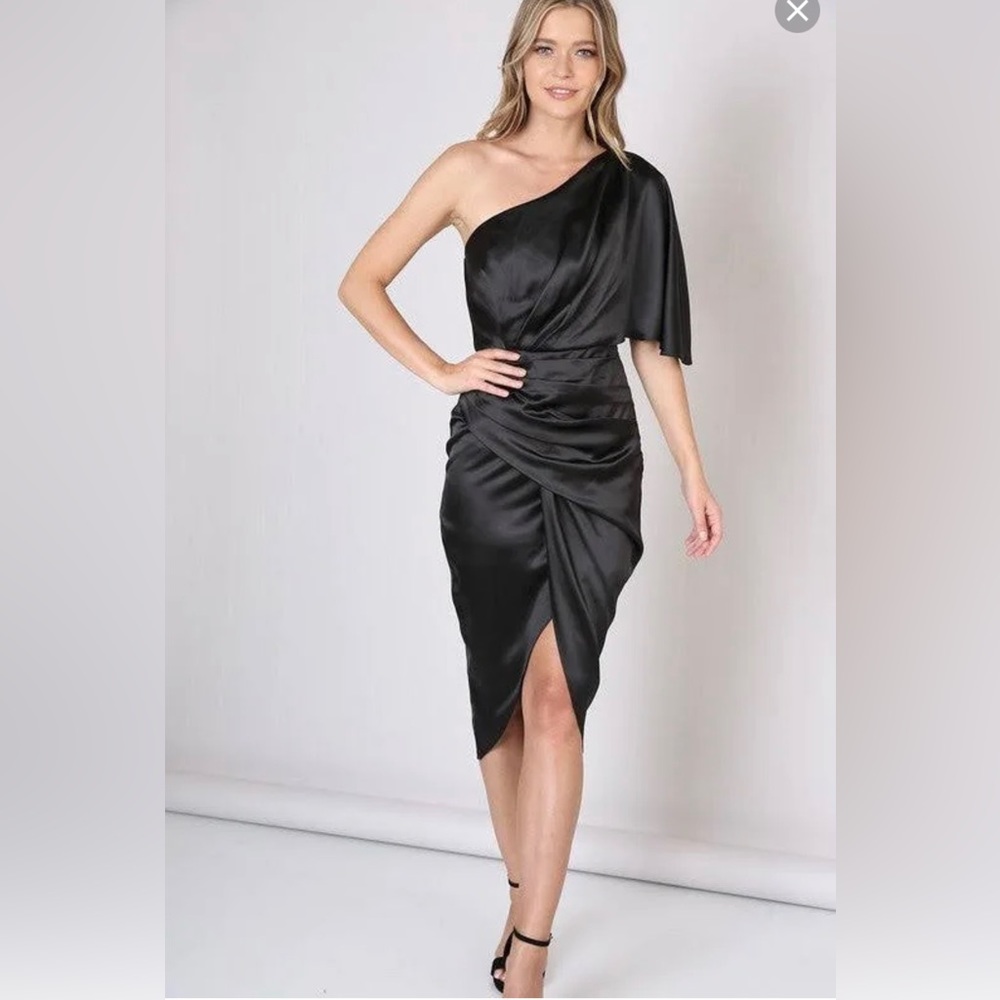 DO+BE NWT black dress